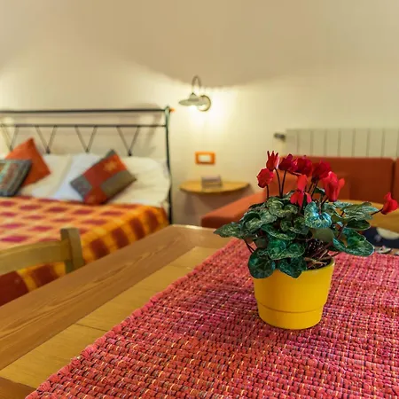 Studio-apartment Mit Balkon Mit Seeblick Und Zugang Zum Garten By Interhome Appartement Riva di Solto