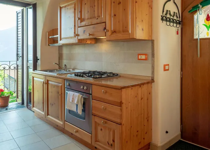 Studio-apartment Mit Balkon Mit Seeblick Und Zugang Zum Garten By Interhome Appartement Riva di Solto