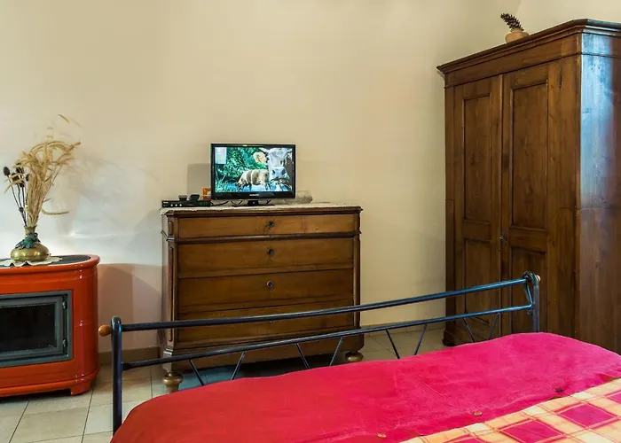 Studio-apartment Mit Balkon Mit Seeblick Und Zugang Zum Garten By Interhome